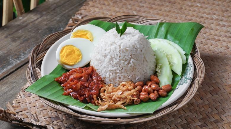 nasi-lemak-malaysian-food.jpg