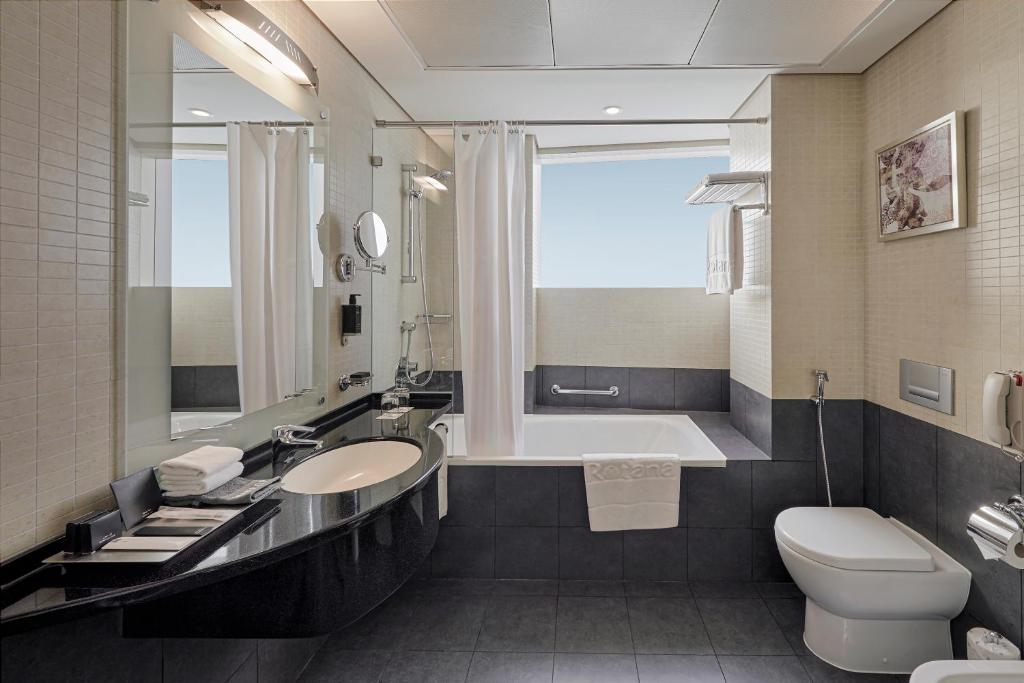 Large Corner Burj Khalifa View Room.jpg